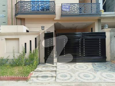 GOOD LOCATION 7 MARLA BRAND NEW HOUSE AVAILABLE FOR SALE IN PUNJAB SOCIETY PHASE 1