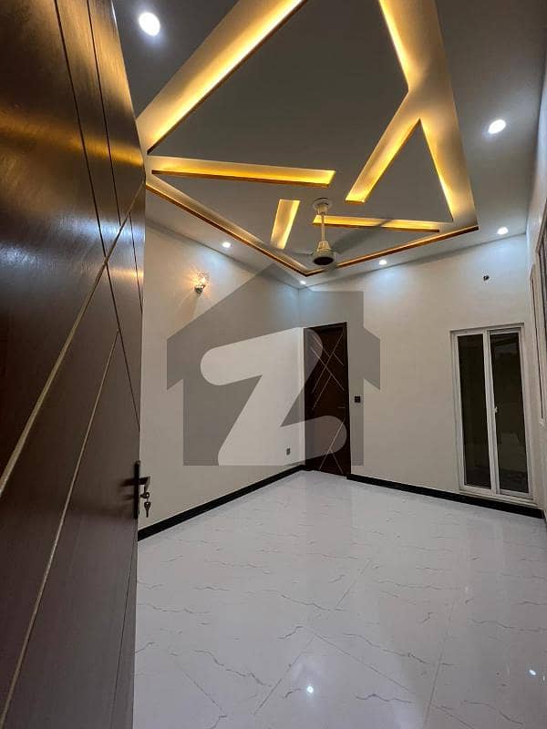 ریونیو سوسائٹی - بلاک بی ریوینیو سوسائٹی لاہور میں 7 کمروں کا 5 مرلہ مکان 2.65 کروڑ میں برائے فروخت۔