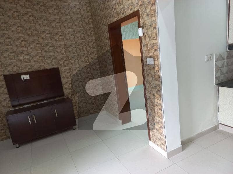 5 MARLA NEW CONDITION EXCELLENT GOOD UPPER PORTION HOUSE FOR RENT IN CC BLOCK BAHRIA TOWN LAHORE