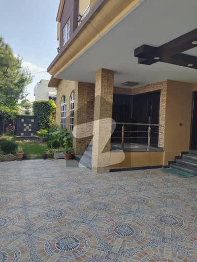 1 Kanal House Slightly Used Luxury House For Rent