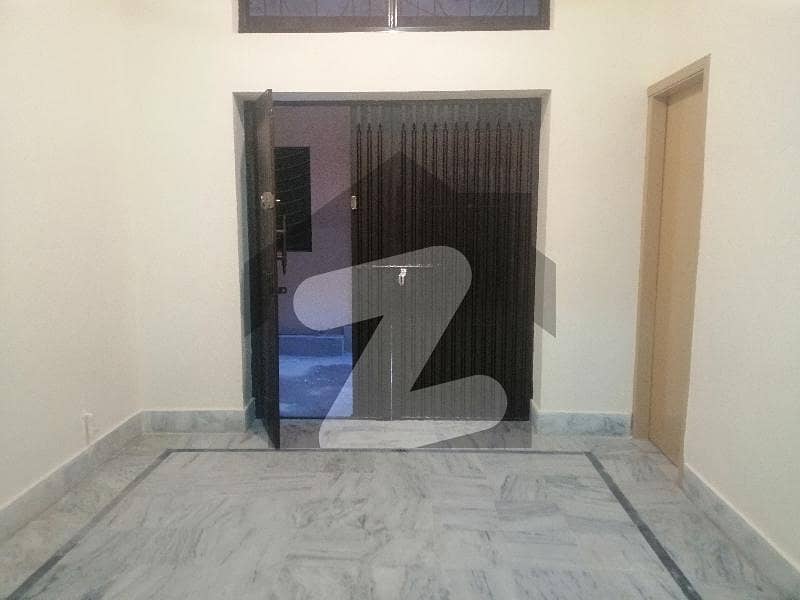 ای ۔ 11/2 ای ۔ 11 اسلام آباد میں 2 کمروں کا 4 مرلہ مکان 45 ہزار میں کرایہ پر دستیاب ہے۔