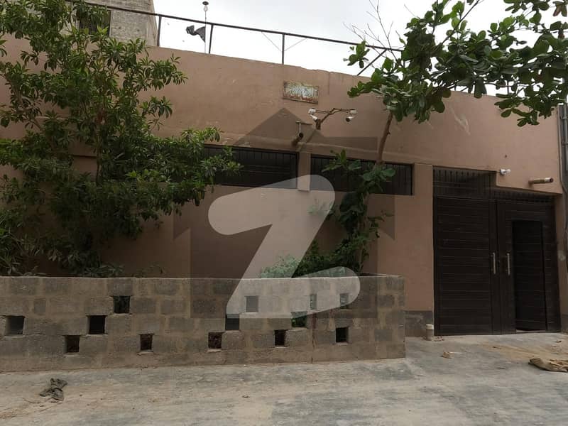 اللہ والا ٹاؤن کورنگی,کراچی میں 5 کمروں کا 10 مرلہ مکان 2.25 کروڑ میں برائے فروخت۔