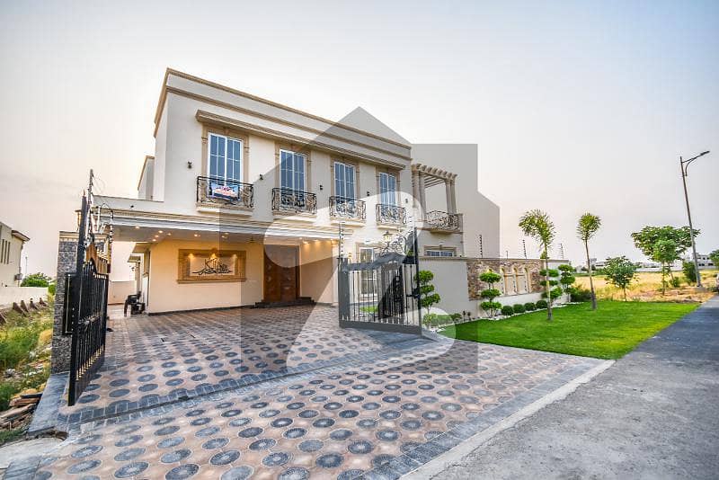 1KANAL BRAND NEW MODERN DESIGNED BUNGALOW WITH BASEMENT FOR SALE TOP LOCATION IN DHA PHASE 8