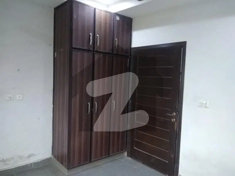In Punjab Coop Housing - Block C Flat Sized 675 Square Feet For Rent
