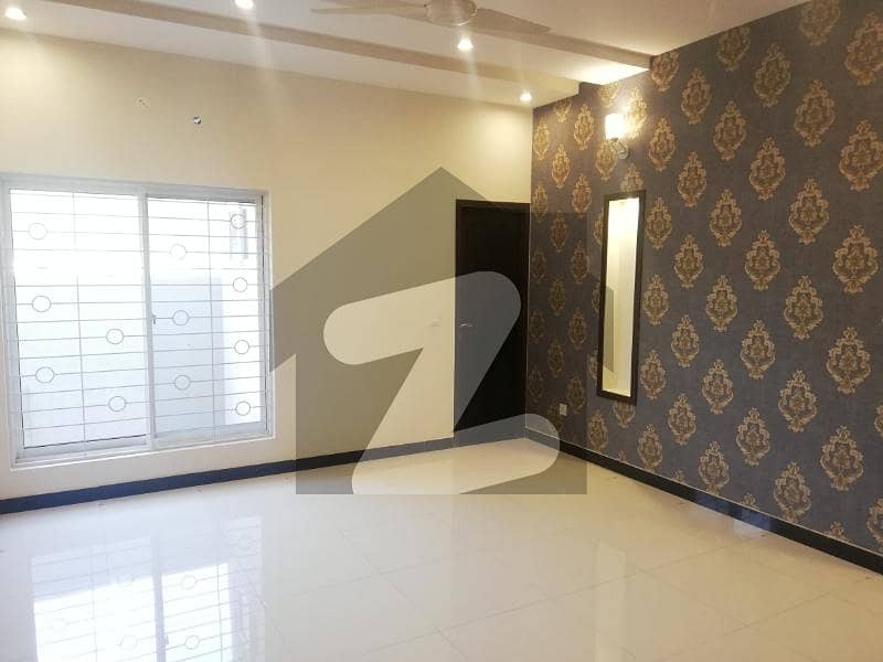 5 Marla Commercial First Floor For Rent At Hot Location Bahria Town Lahore
