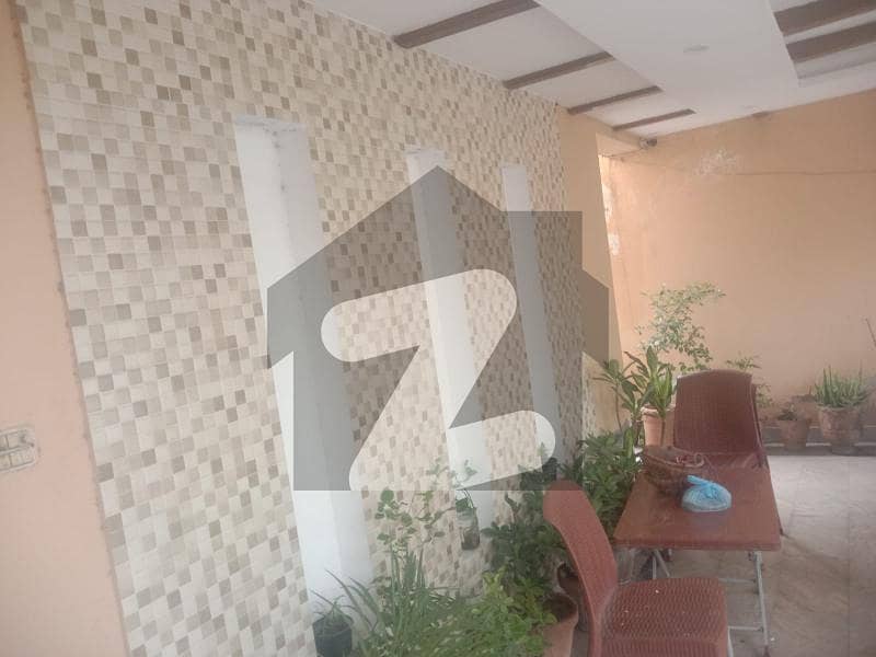 بینکرس ایوینیو کوآپریٹو ہاؤسنگ سوسائٹی لاہور میں 3 کمروں کا 1 کنال بالائی پورشن 65.0 ہزار میں کرایہ پر دستیاب ہے۔