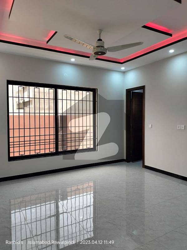10 Marla Corner Sun Face Newly Built House For Sale In Top City1