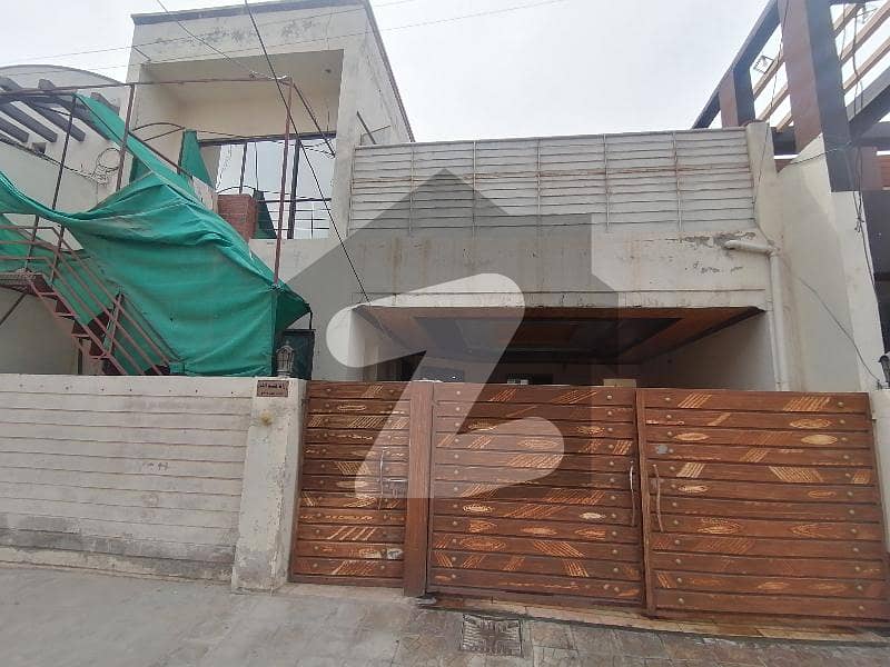 خان ویلیج ملتان میں 5 کمروں کا 9 مرلہ مکان 1.5 کروڑ میں برائے فروخت۔