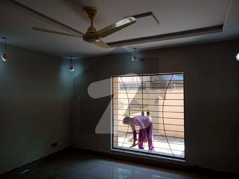 12 MARLA HOUSE FOR RENT GULBERG JAIL ROAD NEAR MALL ROAD LAHORE Garden