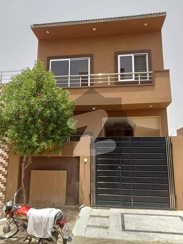 Al Haram Garden 3 Marla 1.5 store house available for sale attached in central park