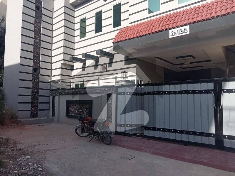 Stunning 1575 Square Feet House In Janjua Town Available
