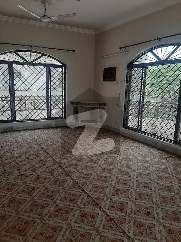 G11/4 500 Yard Saprate Gate 3bed Upper Portion Available For Rent Real Piks