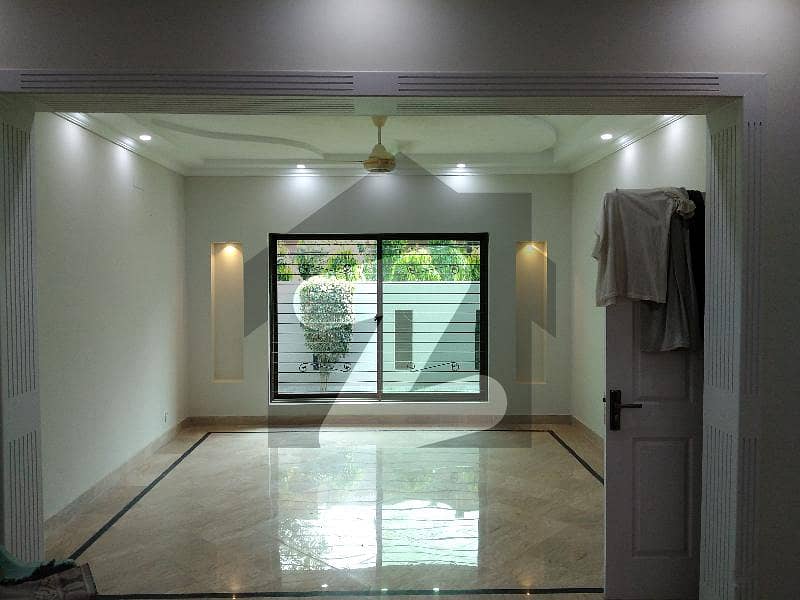 گرین سٹی لاہور میں 4 کمروں کا 8 مرلہ مکان 1.2 لاکھ میں کرایہ پر دستیاب ہے۔