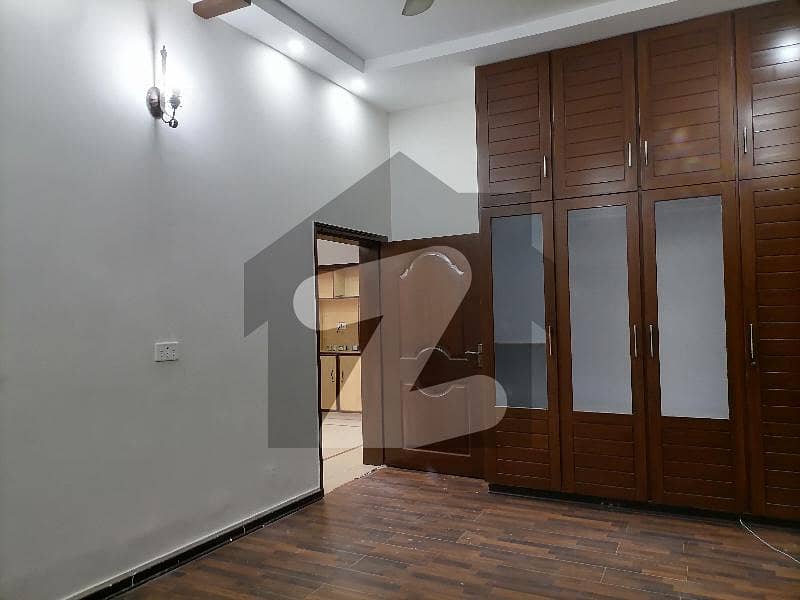 Investors Should rent This Upper Portion Located Ideally In Bedian Road