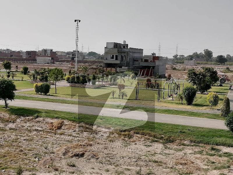 القيوم گارڈن لاہور میں 5 مرلہ پلاٹ فائل 2.5 لاکھ میں برائے فروخت۔ القيوم گارڈن لاہور میں 5 مرلہ پلاٹ فائل 2.5 لاکھ میں برائے فروخت۔