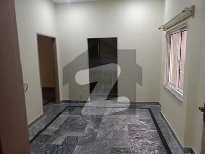 غازی روڈ کینٹ لاہور میں 2 کمروں کا 4 مرلہ فلیٹ 55 لاکھ میں برائے فروخت۔