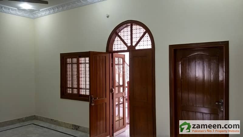 2nd Storey  3 rooms with attached bath in Well Gated Colony Qasimabad
