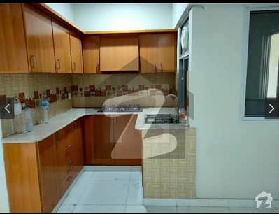 3 Bed 2nd Floor With Lift Flat For Rent