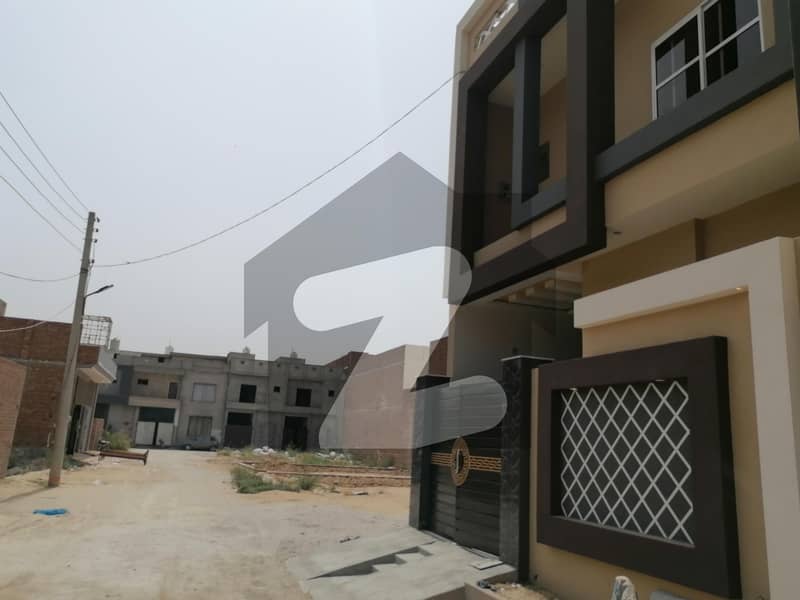 مسلم ٹاؤن فیصل آباد میں 3 مرلہ مکان 85 لاکھ میں برائے فروخت۔