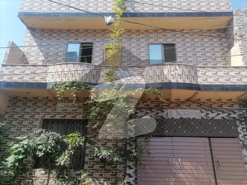 Stunning 5 Marla House In Usman Town Available Stunning 5 Marla House In Usman Town Available