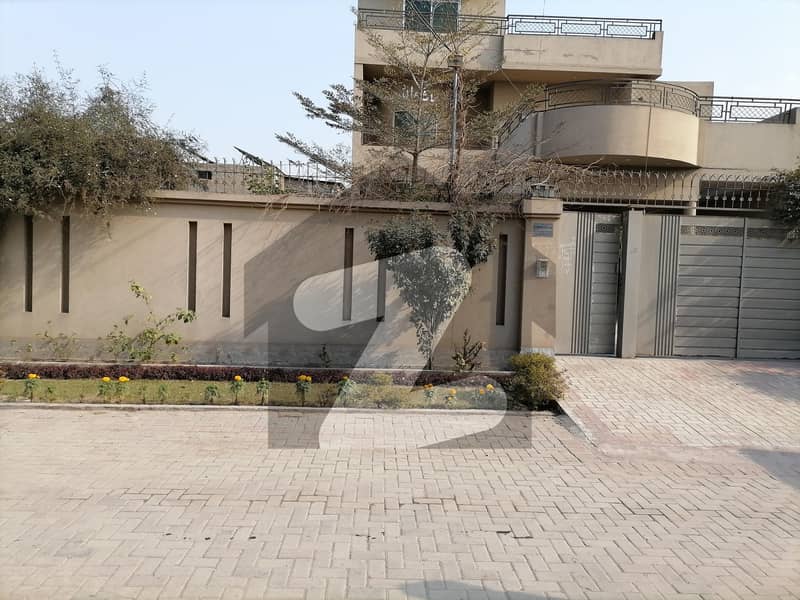 Millat Town 20 Marla House Up For sale