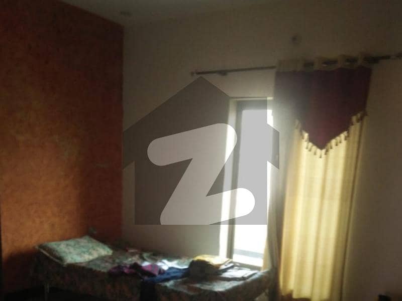 آفیسرز کالونی نمبر ۱ سوساں روڈ فیصل آباد میں 4 مرلہ کمرہ 25 ہزار میں کرایہ پر دستیاب ہے۔