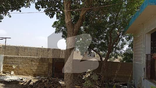 Boundary Wall Plot For Sale In Memon Goth Main Road