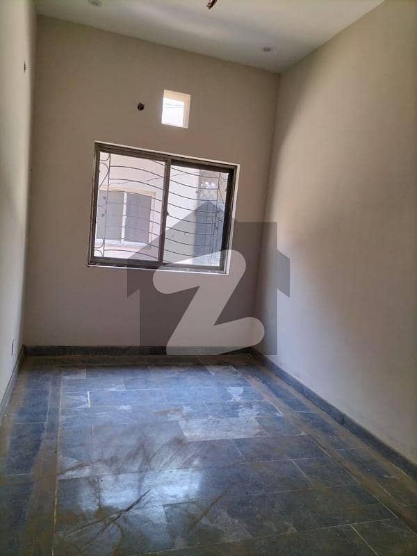 کماہاں روڈ لاہور میں 3 کمروں کا 3 مرلہ مکان 52 لاکھ میں برائے فروخت۔