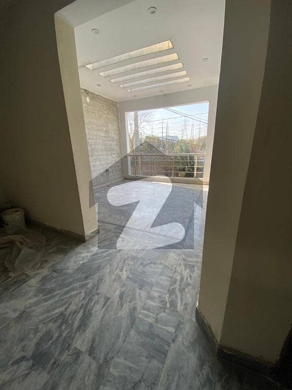 علامہ اقبال ٹاؤن ۔ راوی بلاک علامہ اقبال ٹاؤن,لاہور میں 7 کمروں کا 10 مرلہ مکان 1.6 لاکھ میں کرایہ پر دستیاب ہے۔