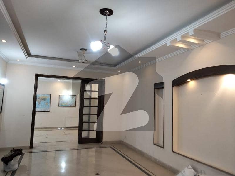 ایف ۔ 7 اسلام آباد میں 7 کمروں کا 1 کنال مکان 32.0 کروڑ میں برائے فروخت۔
