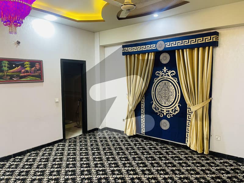 سلک ایگزیکٹو اپارٹمنٹ یونیورسٹی روڈ,پشاور میں 4 کمروں کا 8 مرلہ فلیٹ 1.7 کروڑ میں برائے فروخت۔
