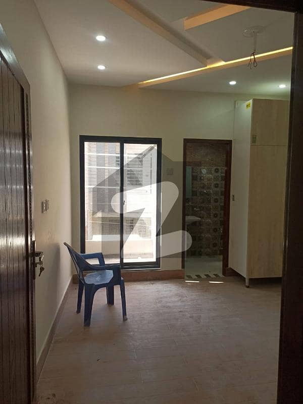 علی پارک کینٹ لاہور میں 3 کمروں کا 4 مرلہ مکان 1.4 کروڑ میں برائے فروخت۔