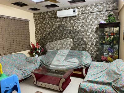 جمشید روڈ کراچی میں 3 کمروں کا 6 مرلہ مکان 2.6 کروڑ میں برائے فروخت۔