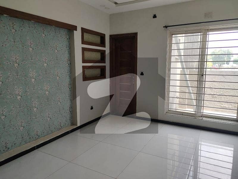 10 marla New unfurnished 5 bedrooms double house available for rent bahria town phase 7