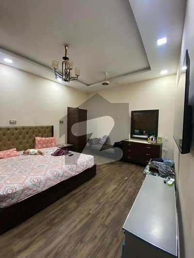 اچھرہ لاہور میں 4 کمروں کا 4 مرلہ مکان 1.45 کروڑ میں برائے فروخت۔