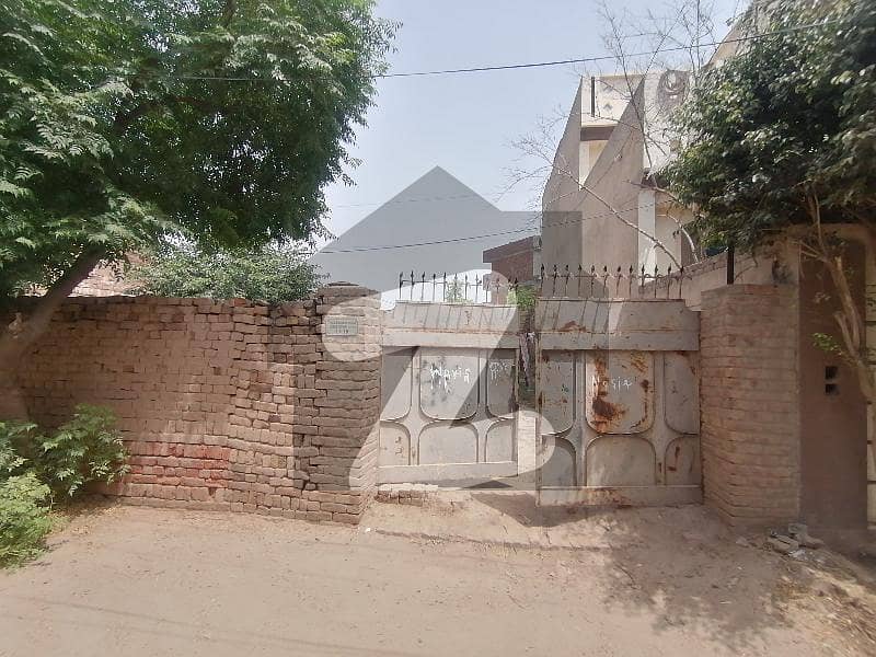خان ویلیج ملتان میں 10 مرلہ رہائشی پلاٹ 1.1 کروڑ میں برائے فروخت۔