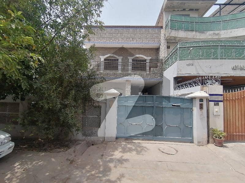 خان ویلیج ملتان میں 10 مرلہ مکان 80 ہزار میں کرایہ پر دستیاب ہے۔