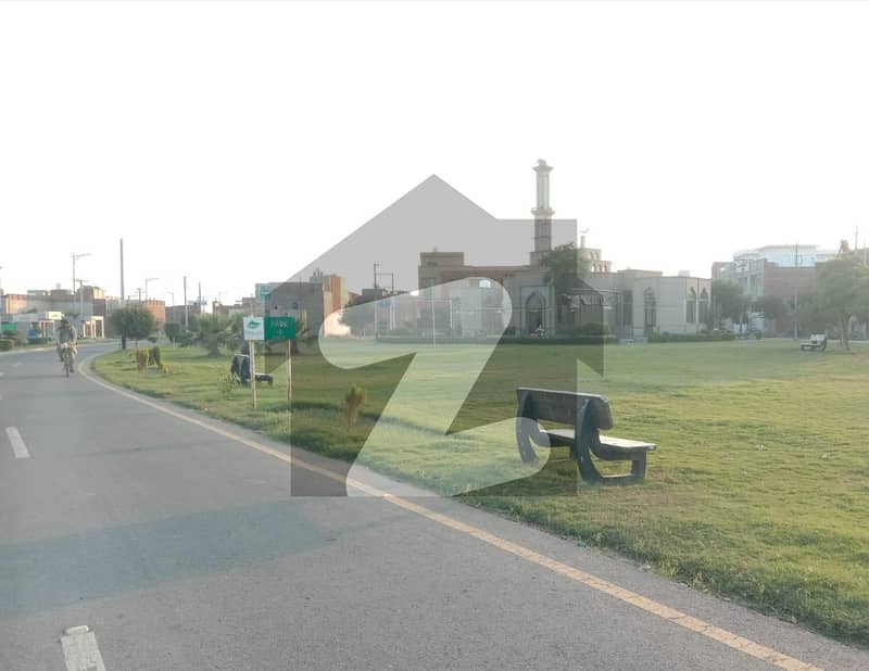ستارہ پارک سٹی جڑانوالہ روڈ فیصل آباد میں 8 مرلہ رہائشی پلاٹ 75 لاکھ میں برائے فروخت۔