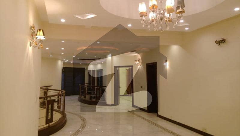 بحریہ ٹاؤن گلبہار بلاک بحریہ ٹاؤن سیکٹر سی,بحریہ ٹاؤن,لاہور میں 8 کمروں کا 2 کنال مکان 14.0 کروڑ میں برائے فروخت۔