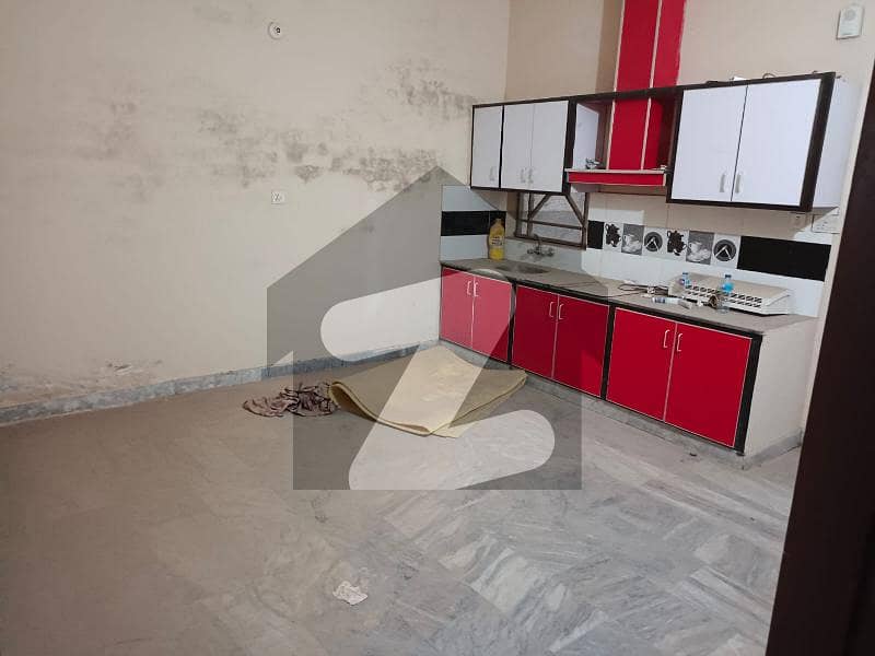 3 Marla Upper Portion For rent Available In Lodhi Colony
