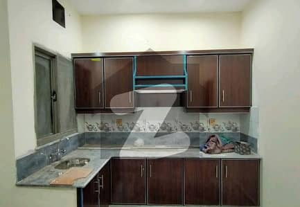1050 Square Feet Flat for rent in Gulberg