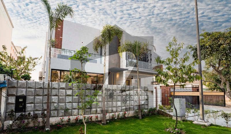 Kanal Most Unique Top Line Ultra Modern Marvelous Banglow Near Nirvana Spa & Lums