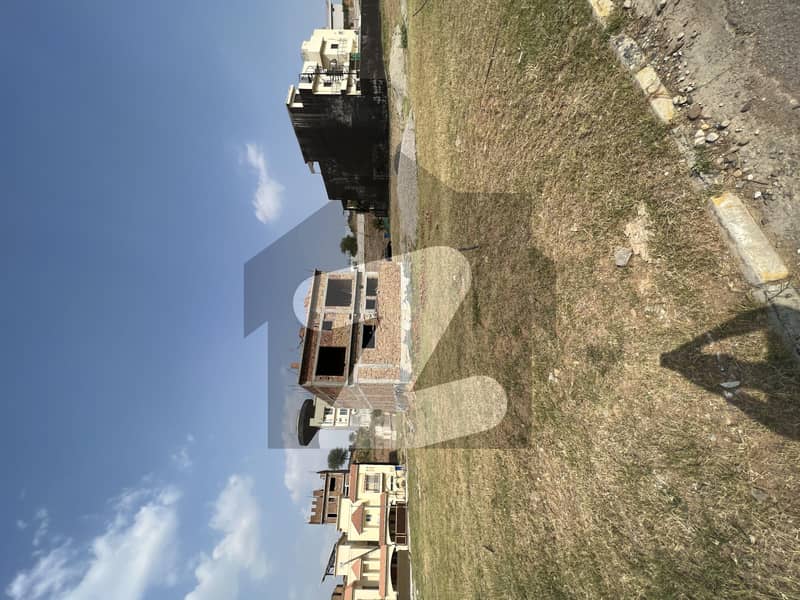 7 Marla Plot For Sale In Khalid Block, Bahria Town Phase 8.