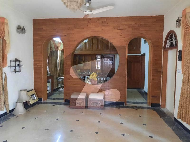 چکلالہ سکیم 3 چکلالہ سکیم,راولپنڈی میں 7 کمروں کا 1 کنال مکان 6.5 کروڑ میں برائے فروخت۔