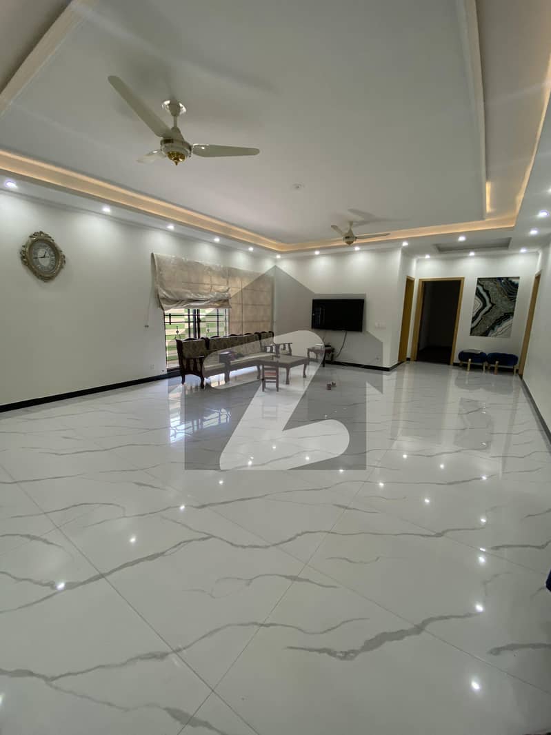 او پی ایف ہاؤسنگ سکیم - بلاک اے او پی ایف ہاؤسنگ سکیم,لاہور میں 7 کمروں کا 1 کنال مکان 6.5 کروڑ میں برائے فروخت۔