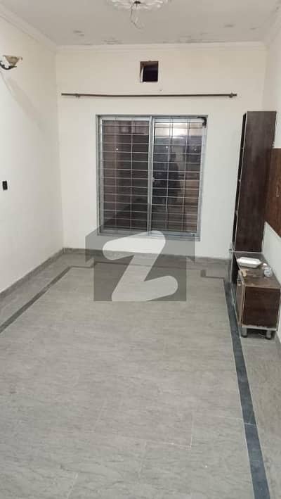 3 Marla 2nd Floor New Flat For Rent In Mb Military Accounts College Road Lahore