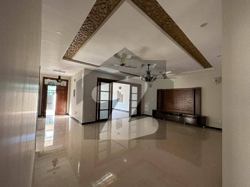 40x80 House For Rent With 6 Bedrooms In G-13 Islamabad All Fecilites