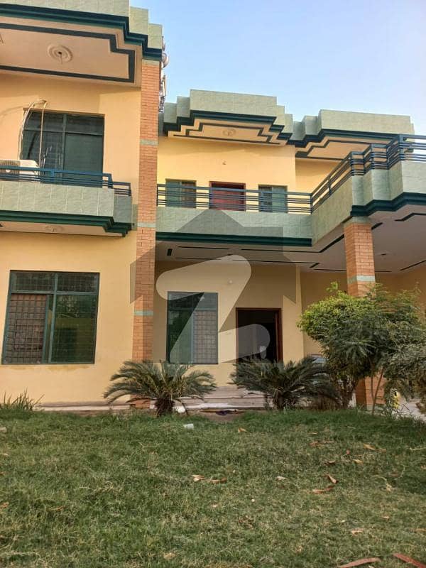 نشیمن کالونی ملتان میں 4 کمروں کا 12 مرلہ مکان 2.7 کروڑ میں برائے فروخت۔