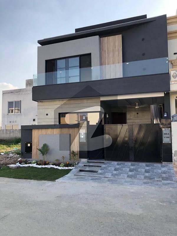 Brand New 5 Marla Most Beautiful Design Bungalow For Sale at DHA 9 Town Lahore