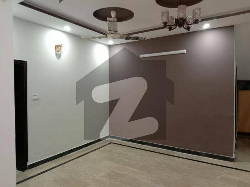 یونیورسٹی ٹاؤن پشاور میں 7 کمروں کا 5 مرلہ مکان 1 لاکھ میں کرایہ پر دستیاب ہے۔